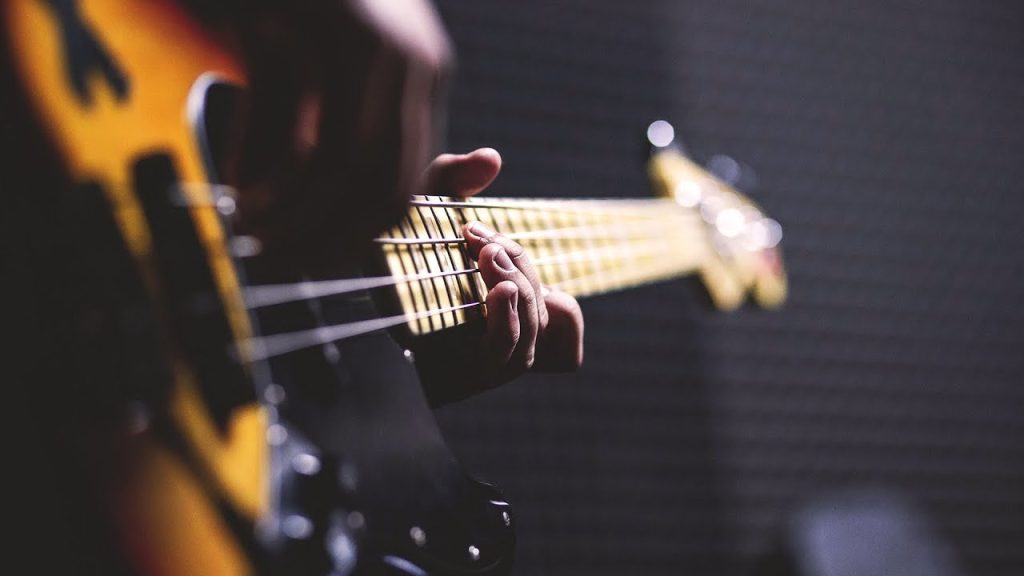 En Kolay Bas Gitar Riffleri