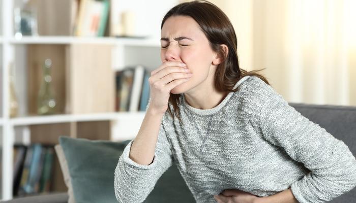 Kusmaya ne iyi gelir? Kusmayı en hızlı ne geçirir? Kusmayı kesmek için ne yapmalı?