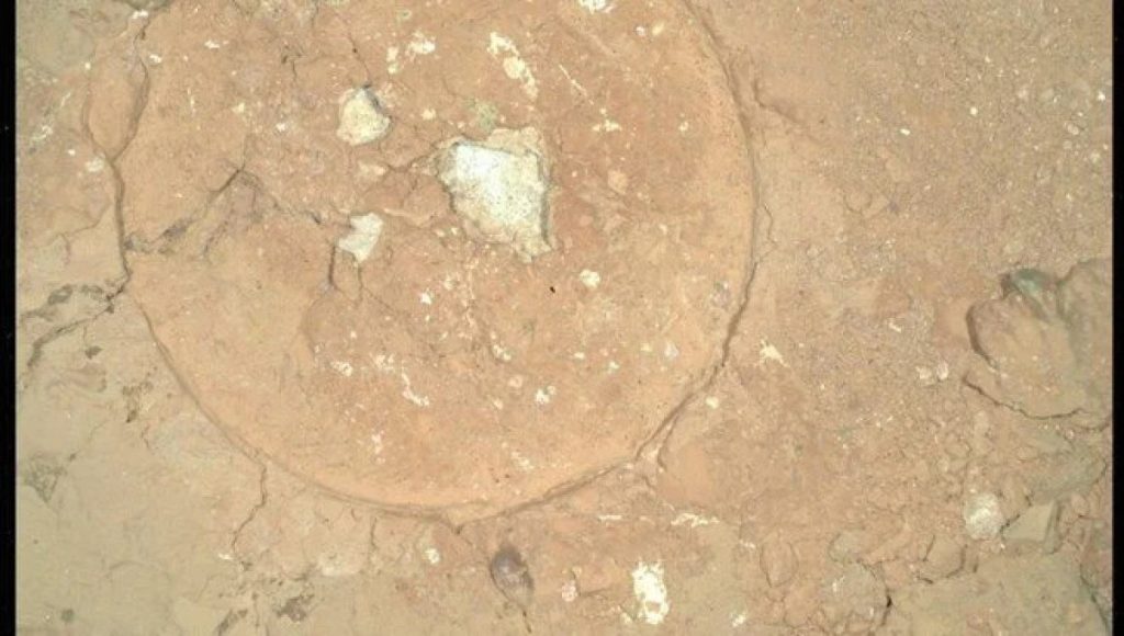 NASA, Mars’ta gizemli yeşil lekeler tespit etti