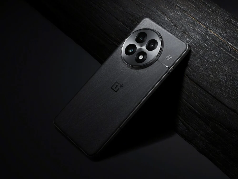 24 GB RAM’li OnePlus 13’ün göz alıcı tasarımı resmen paylaşıldı!