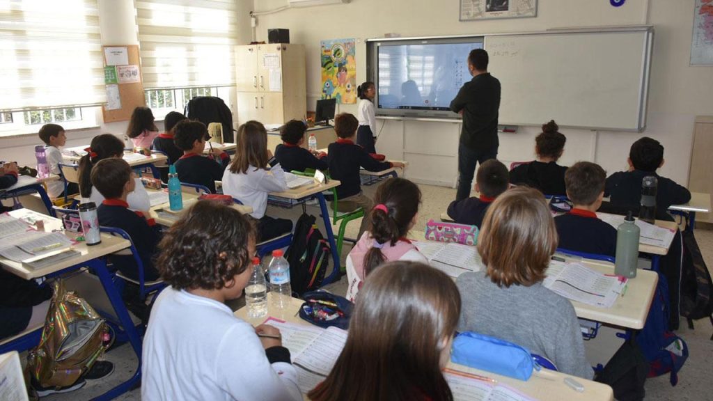 Yeni dönem “Çanakkale’den Gazze’ye Bağımsızlık Ruhu ve Vatan Sevgisi” dersiyle başlayacak