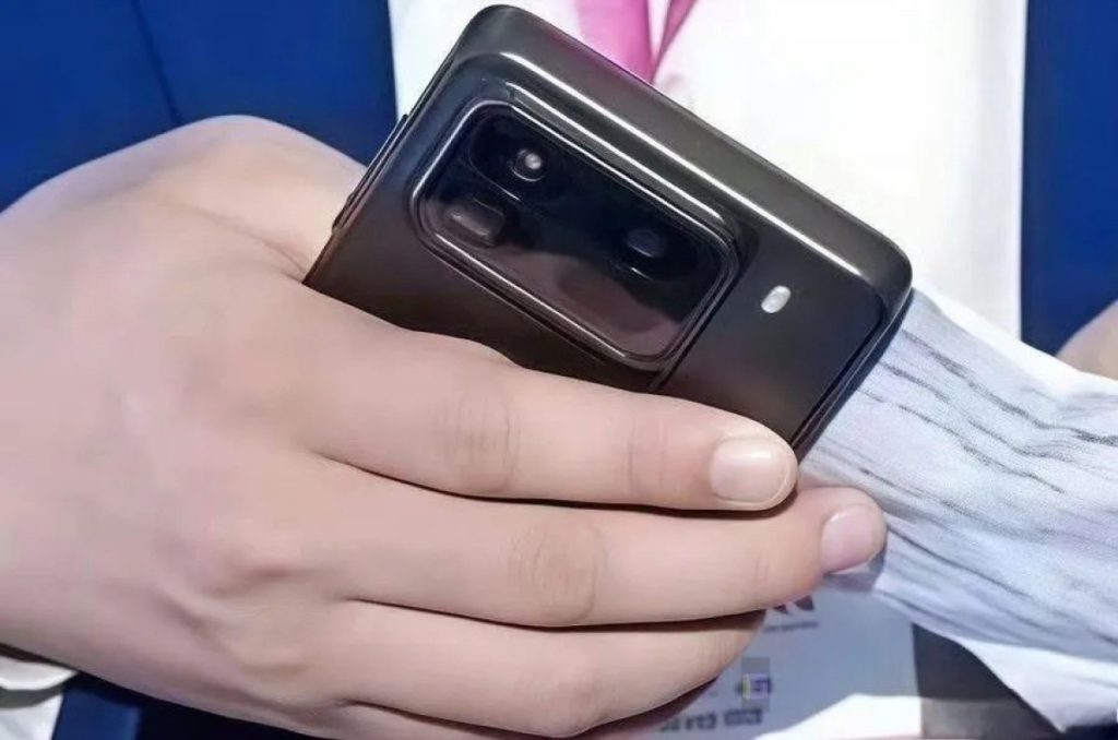 Xiaomi 15 Ultra 200 MP periskop kamerayla gelecek