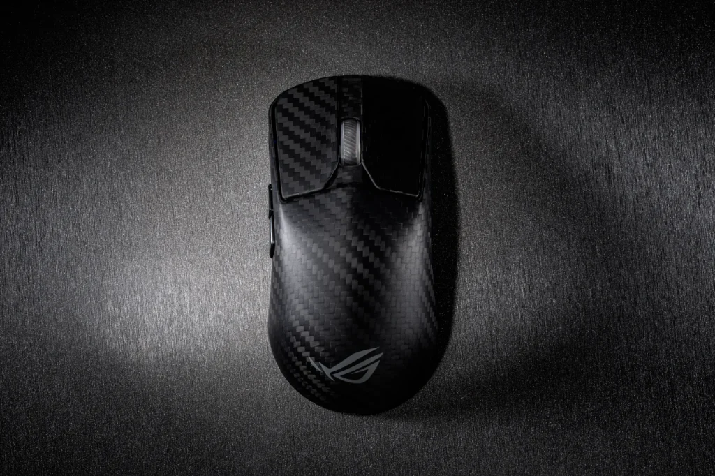 Asus’un karbon fiber faresi ROG Harpe Ace Extreme Türkiye’de!