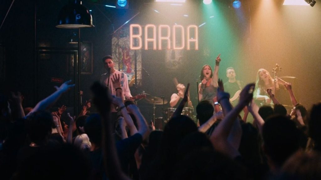 Günümüz Gerçekleri ile Yeniden Sinemaya Uyarlanan “Barda”nın Fragmanı Yayınlandı – Haberler