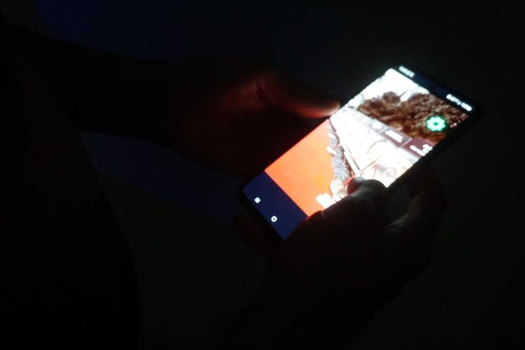 Uzmanından kritik uyarı: “Telefonlar çenenizi, bilgisayarlar dişlerinizi tehdit ediyor” Belirtileri sıraladı!