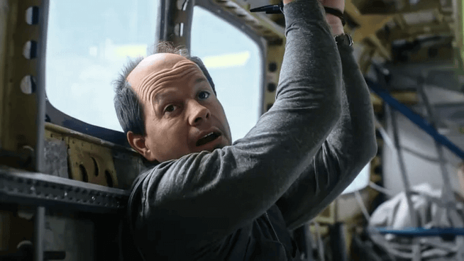 Mel Gibson ve Mark Wahlberg’in “Flight Risk” Filmi ABD Gişesinde 1 Numaraya Yükseldi – Haberler