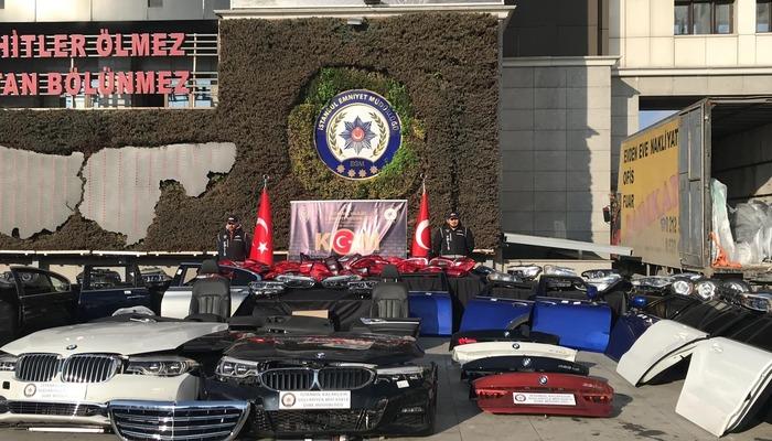 İstanbul'da ele geçirildi! Hepsi lüks, hepsi pahalı… Emniyetin önünde 'milyonluk' sergi