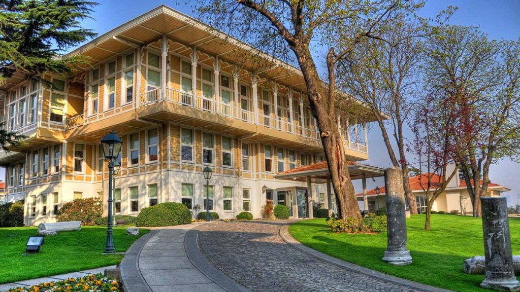 Koç Holding Kalamış Yat Limanı için imzayı atıyor