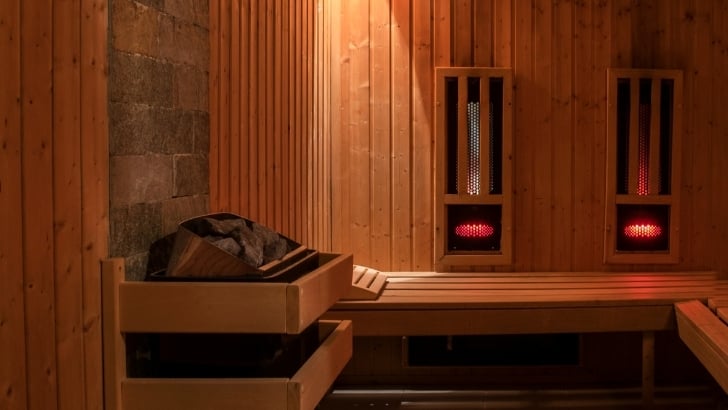 Infrared sauna nedir, nasıl faydalar sunar ve hangi yan etkilere sahiptir?