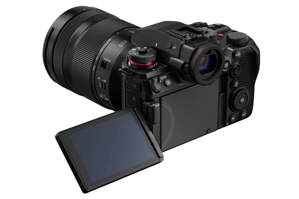 Panasonic’ten 8K destekli yeni kamera
