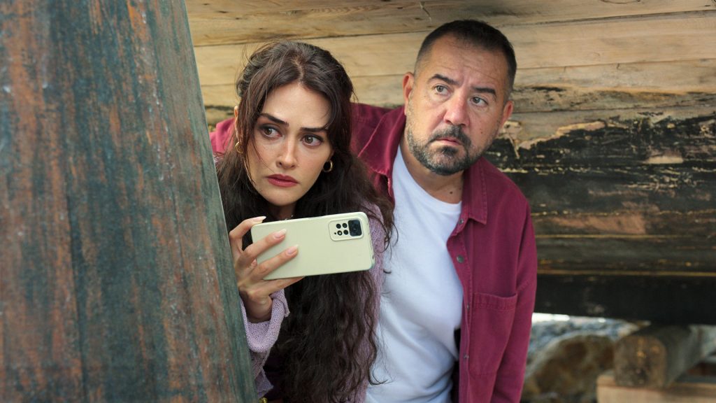 Ata Demirer’li Netflix Dizisi Geliyor: Bir İhtimal Daha Var’ın İlk Uzun Fragmanı Paylaşıldı
