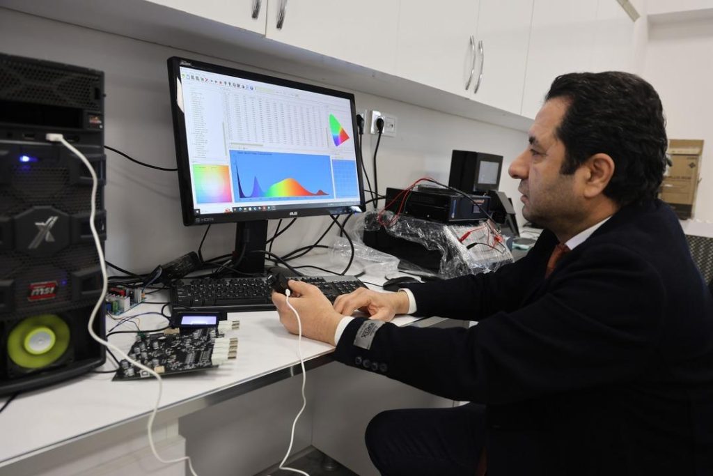 Sarılık hastalığına çözüm: Türk profesörden bir ilk! Evde tedavi imkanı sunan fotonik sistem…