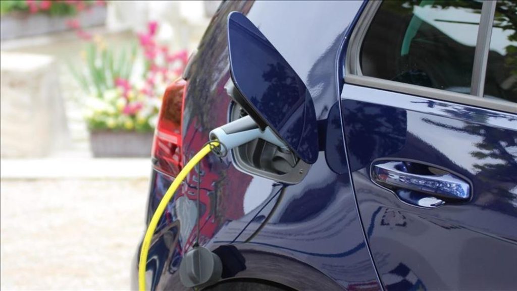 Elektrikli araç dünyasında yeni gelişmeler: Mazda ve Tesla’dan yeni hamle…