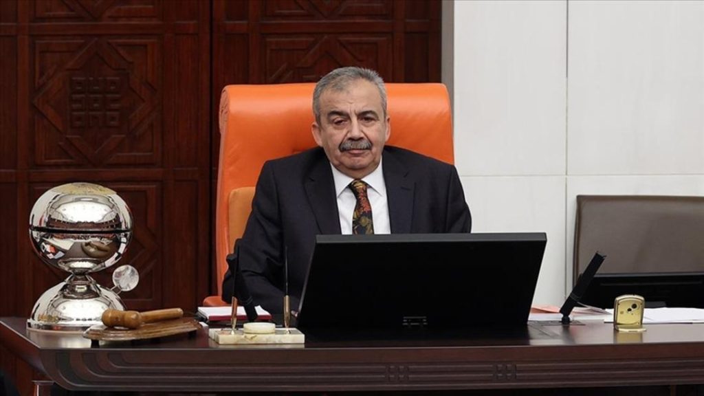 Sırrı Süreyya Önder’in yaşadığı sağlık sorunu riskleri ortaya çıkardı… Uzman isim uyardı: “20’li yaşlarda da gözükebilir”