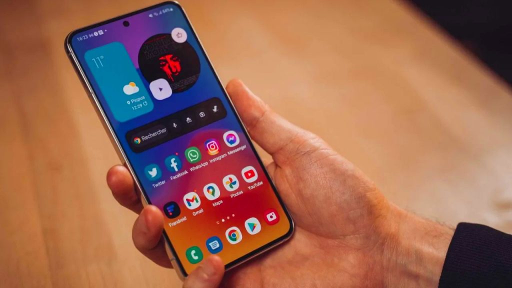 Samsung, One UI 7 güncellemesini durdurdu! Peki neden?