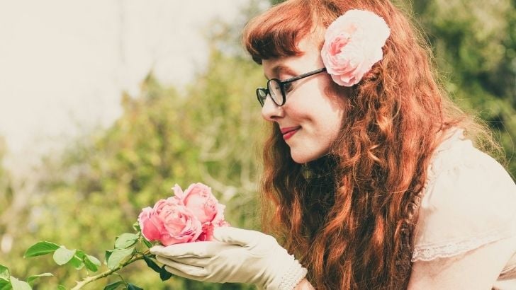 Girlcore akımı nedir, moda dünyasını nasıl şekillendiriyor?
