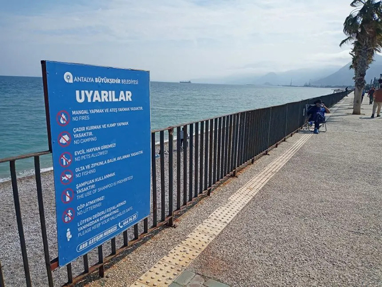 Antalya Konyaaltı Sahili’nde Kamp, Mangal Ve Evcil Hayvan Yasağı