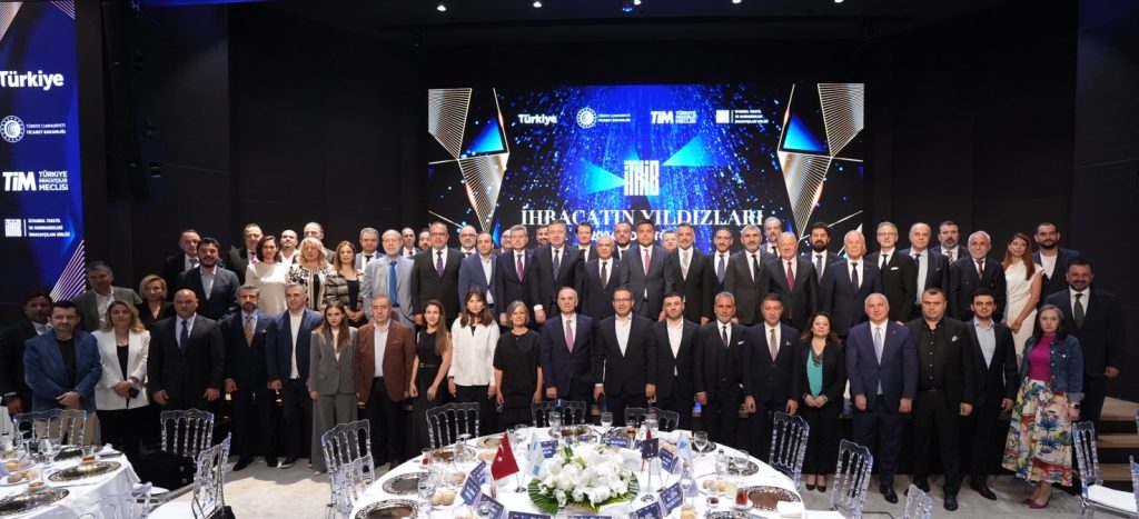 Türk tekstil sektörünün başarılı ihracatçıları ödüllendirildi