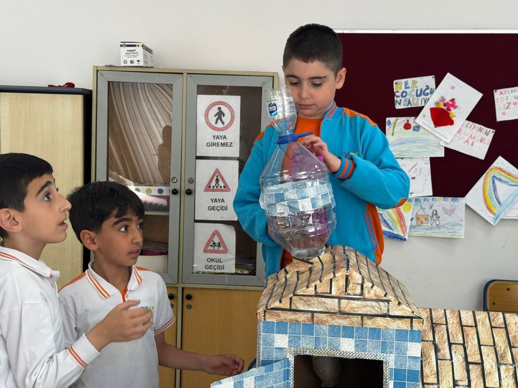 Haliç İlkokulu’nda Bilim Kuşağı Atölyeleri’ne İlham Veren Buluşmalar