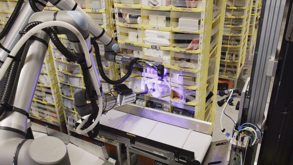 Amazon, dokunduğunu hissedebilen yeni depo robotu Vulcan’ı tanıttı