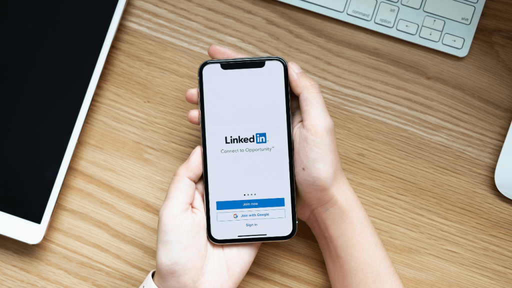 LinkedIn CEO’su, platformun yapay zeka yazım asistanının beklenildiği kadar ilgi görmediğini söyledi