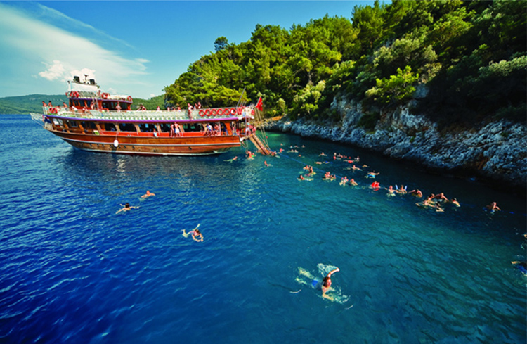 Muğla Akyaka Tekne Turu 2025 Fiyatları – Akyaka Tekne Turu: Rota – Tavsiyeler – Merak Edilenler
