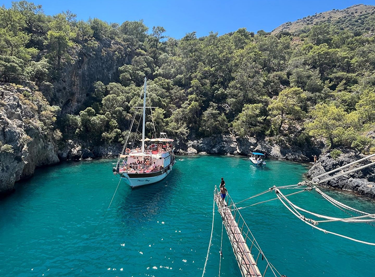 Muğla Ölüdeniz Tekne Turu 2025 Fiyatları – Ölüdeniz Tekne Turu: Rota – Tavsiyeler – Merak Edilenler