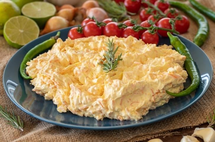 Yaz sofralarınızı şenlendirecek birbirinden lezzetli soğuk meze tarifleri