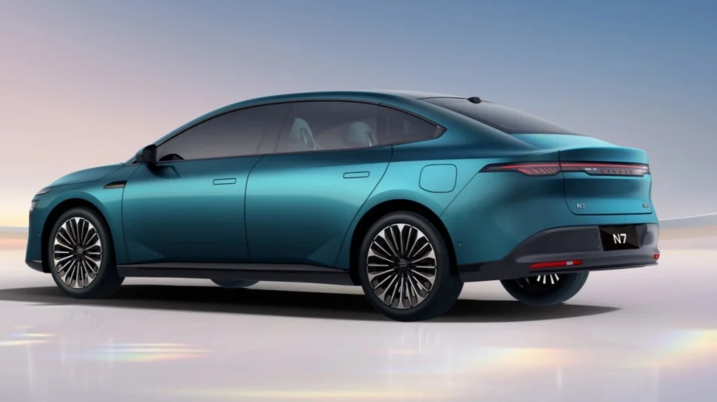 Nissan N7 Çin’de zirveye oturdu
