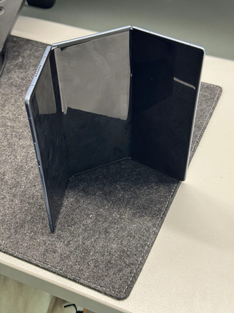 TECNO PHANTOM Ultimate G Fold tanıtılacak