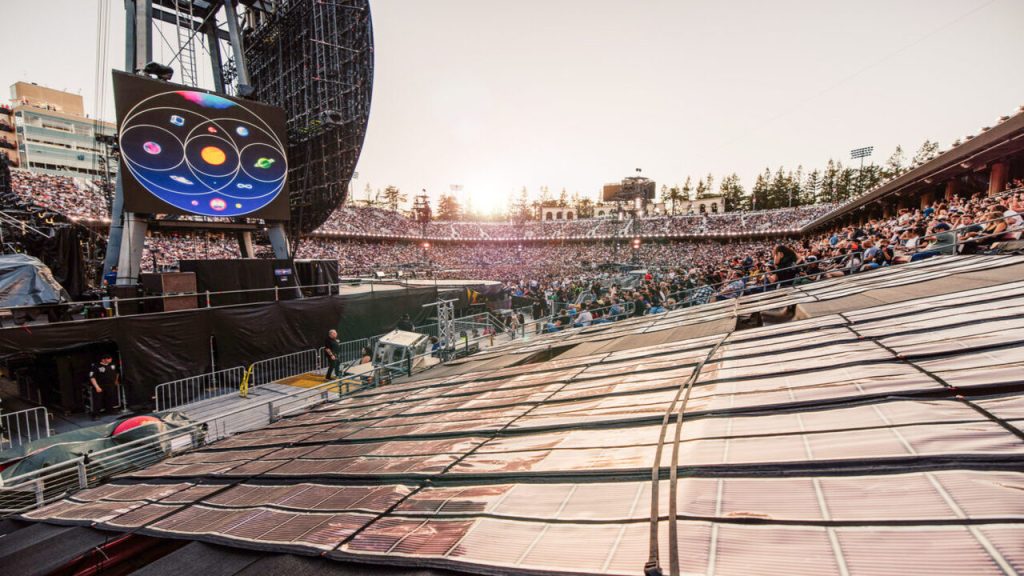 Coldplay konserinde güneş paneli kullanacak