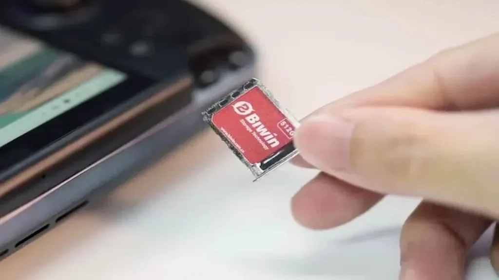 Çinlilerden yeni hamle! SIM kart gibi takılan Mini SSD