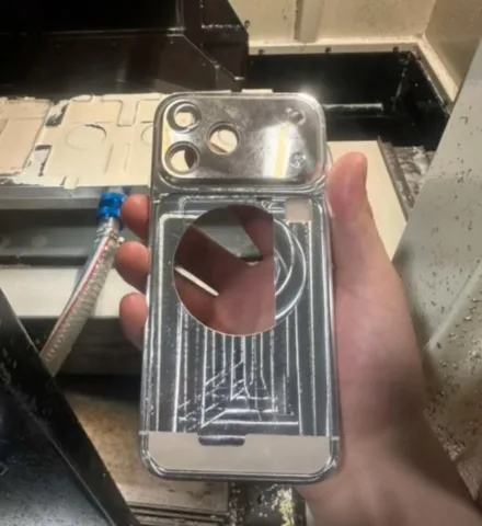 iPhone 17 Pro’nun alüminyum gövdesinin görseli sızdı!