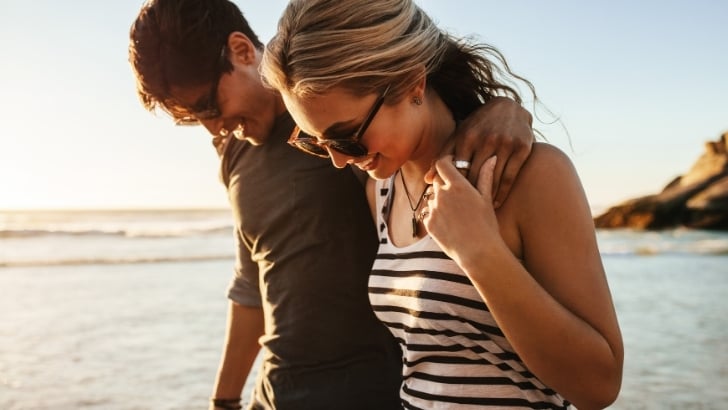 Partnerinizle sosyal hayatlarınız uyuşmuyorsa ne yapabilirsiniz?