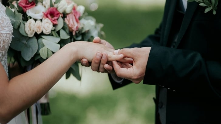 Yalnızlığa romantik bir kılıf mı, yoksa başka bir şey mi?