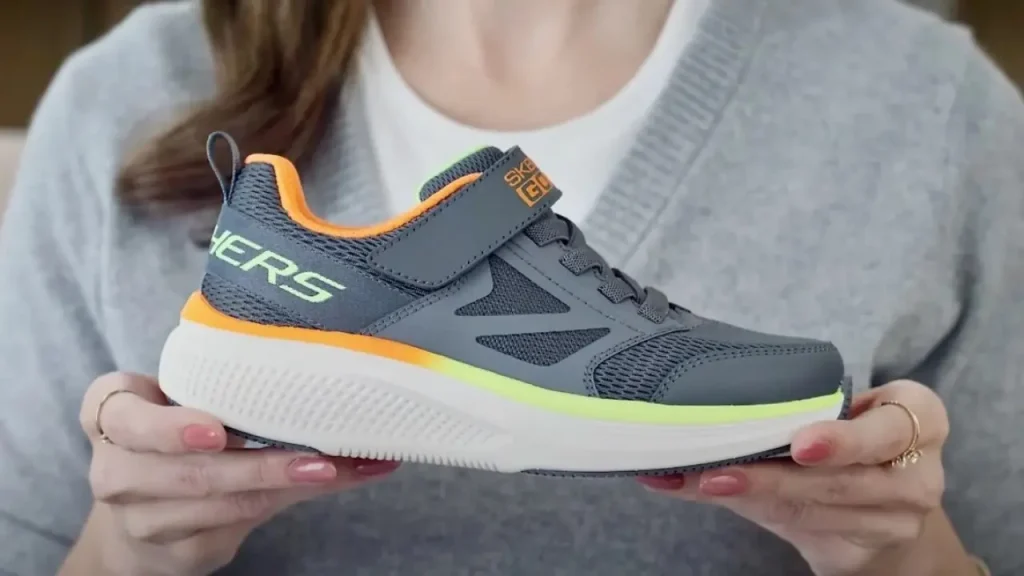Skechers AirTag bölmeli ayakkabısını tanıttı