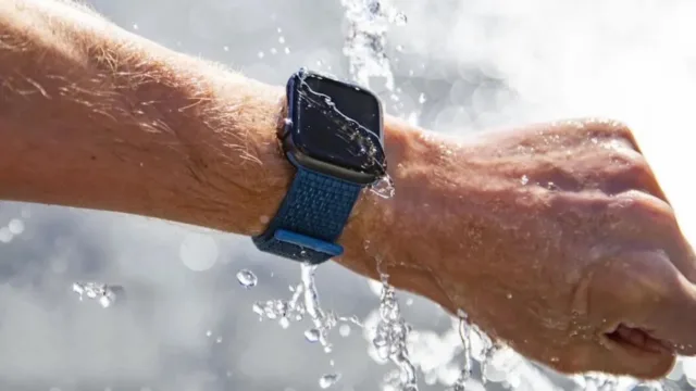 Su geçirmezlik garantisi olsa dahi Apple Watch ile duş alınır mı?