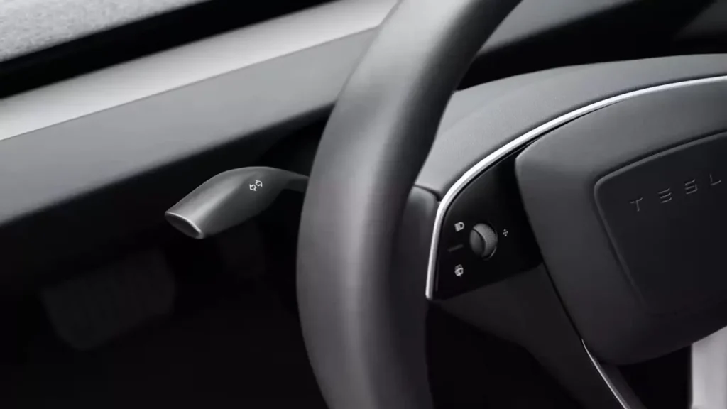 Tesla yine geri adım attı