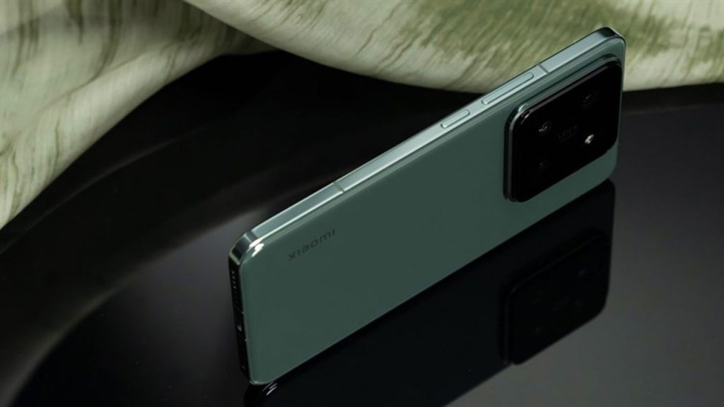Xiaomi 16 Pro ekranı büyük değişikliğe uğrayabilir!