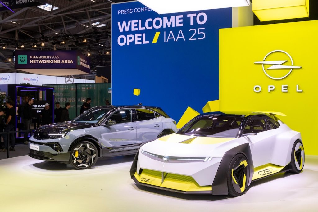 Opel GSE Efsanesini Bir Üst Seviyeye Taşıyor