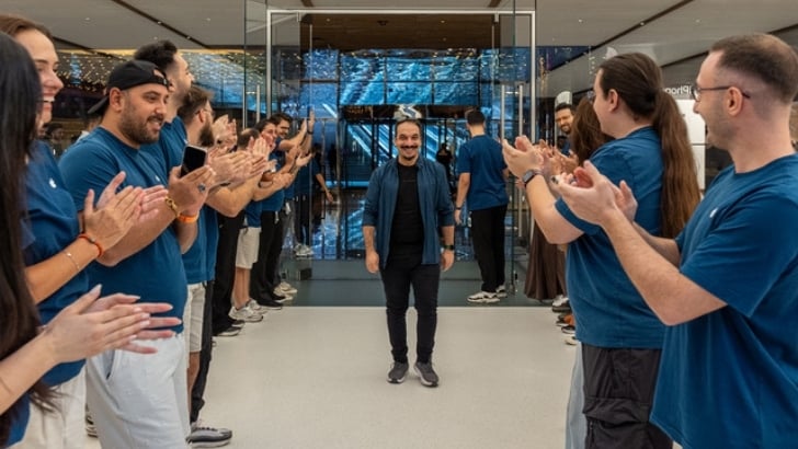 Türkiye’de satışı başlayan iPhone 17 serisi bugün ilk kullanıcıları ile buluştu!