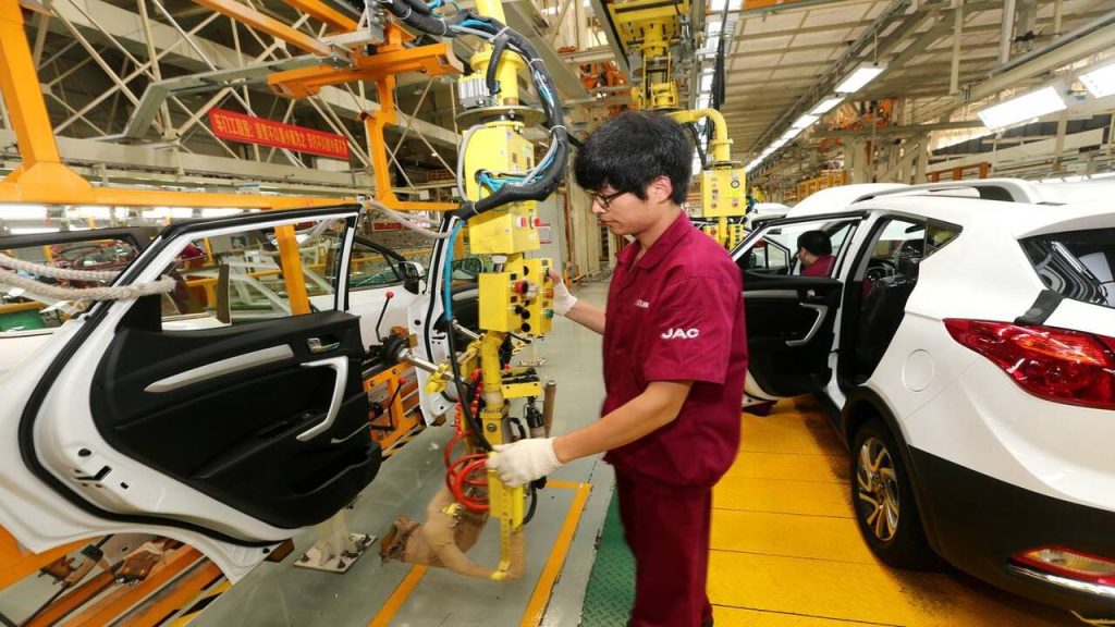 Çin elektrikli araçlara yeni düzenleme getiriyor